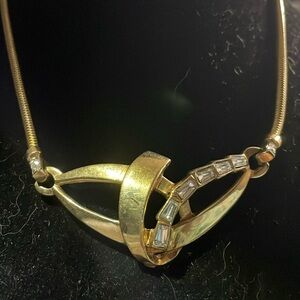 Vintage goldtone and rhinestone necklace